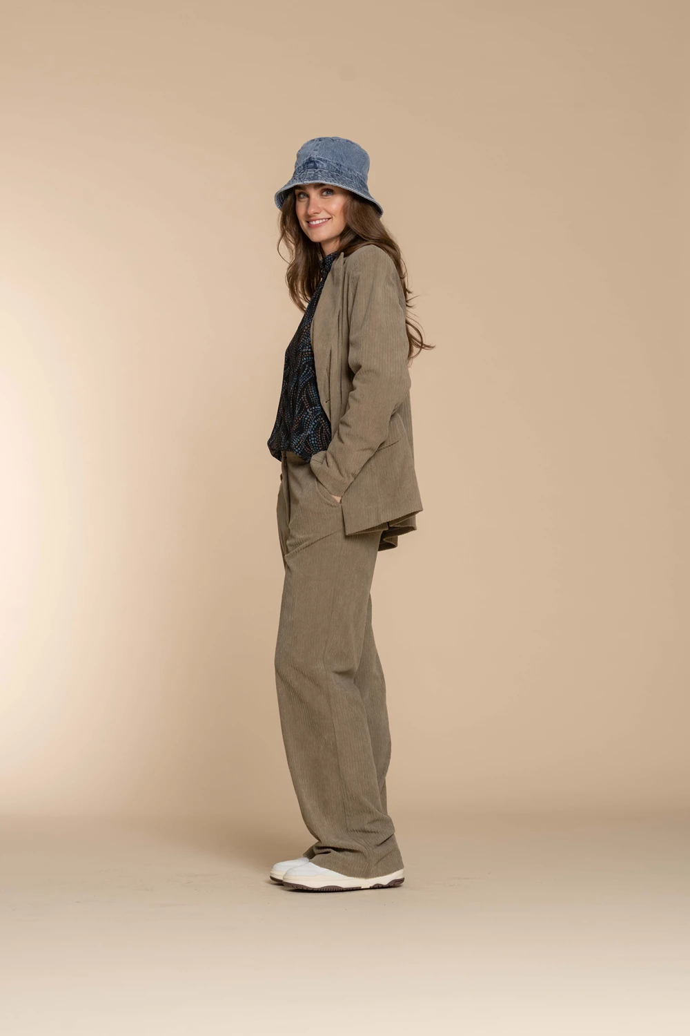 Women's Corduroy Pants Ref. 6068 Colors Brown, Navy Blue, Black - Spain,  New - The wholesale platform | Merkandi B2B
